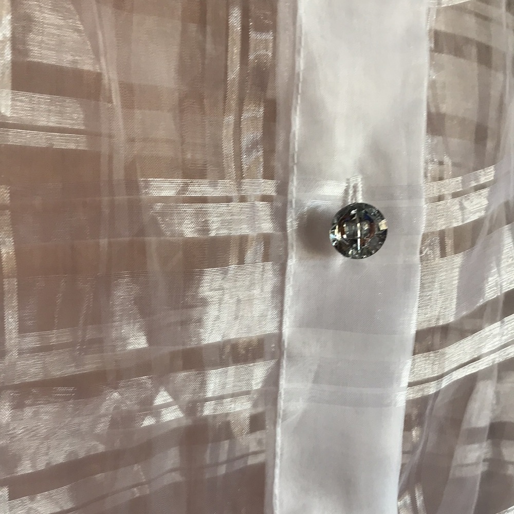 White blouse - Picture 3 of 6